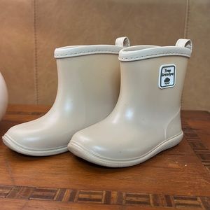TREE GRANDPA TODDLER RAIN BOOTS  BOY/GIRL  SIZE 7/8  COLOR IVORY